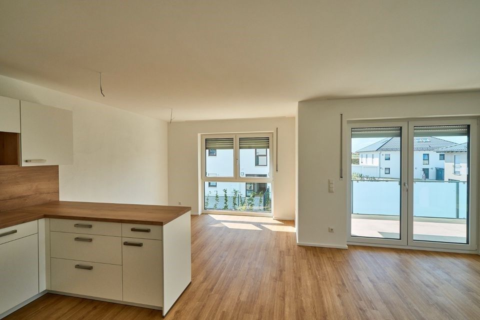 Top ausgestattete Wohnung mit Tageslichtbad, Einbauküche, Abstellraum u. großem Südwest-Balkon!