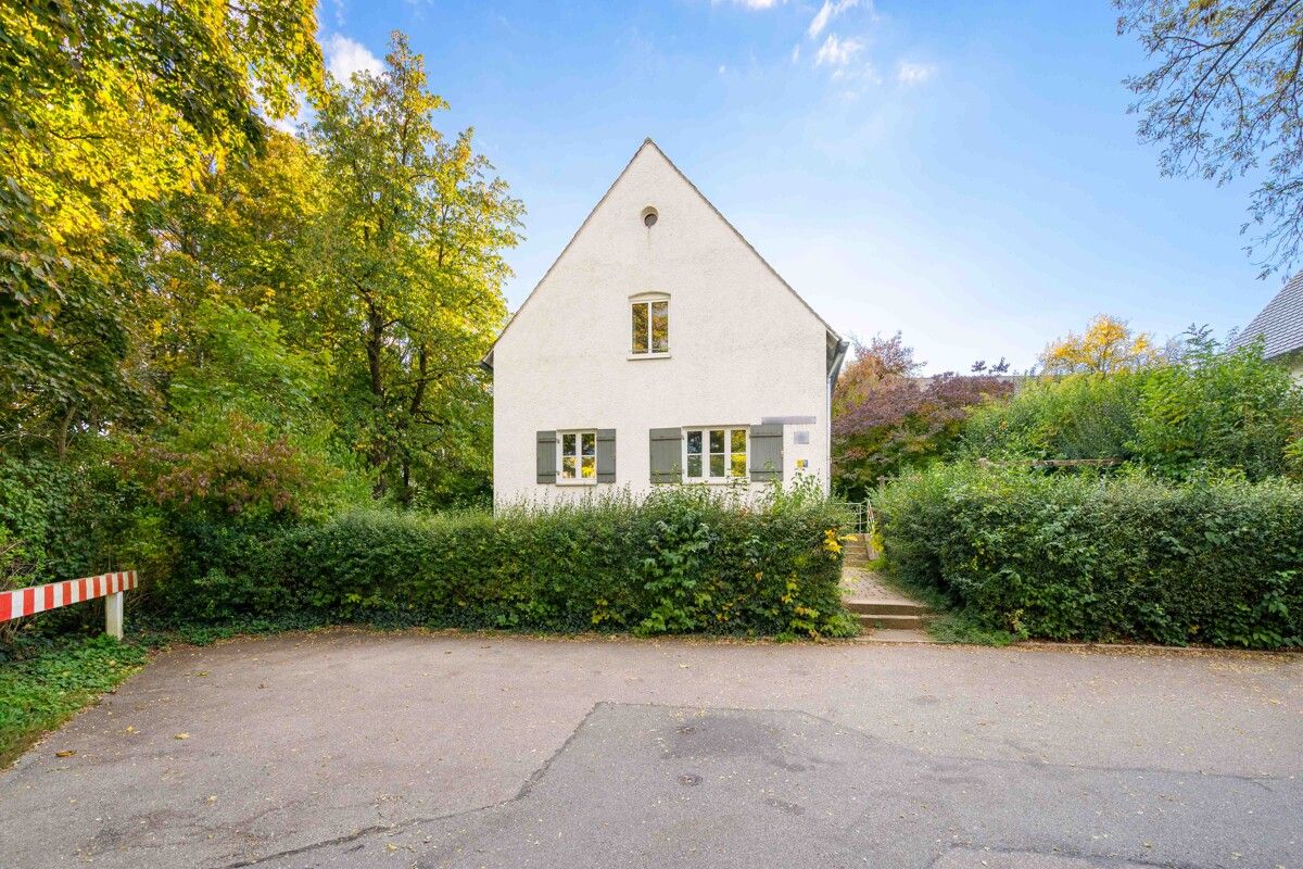 Regensburg Grüne Mitte – Tradition trifft Zukunft: EFH mit Herz & Potential auf Traumgrundstück