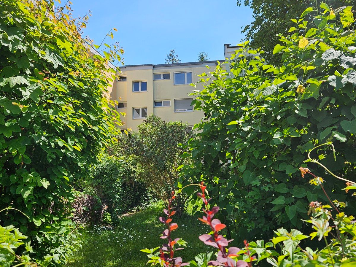 Charmante, sonnige 2-Zimmer-Wohnung mit Garage im Uni nahen Südosten von Regensburg!